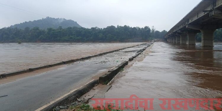 भामरागड तालुक्याचा पुन्हा संपर्क तुटला,पर्लकोटा नदीला पूर